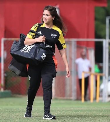 Dra. Isabelle Nunes em treinamento esportivo